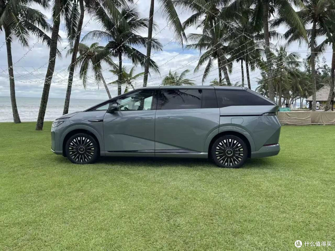小鹏X9