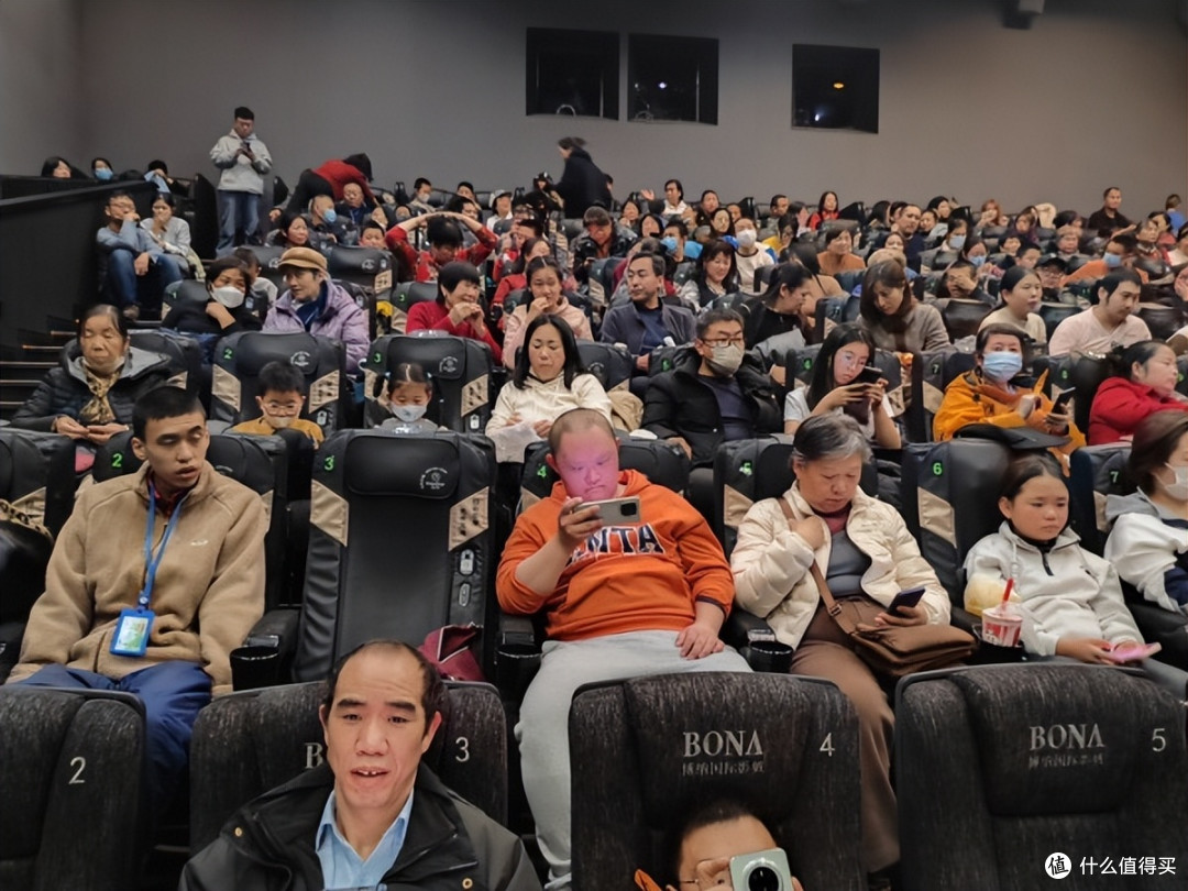 西安市:“光影有爱·无碍同行”公益观影活动温暖相伴