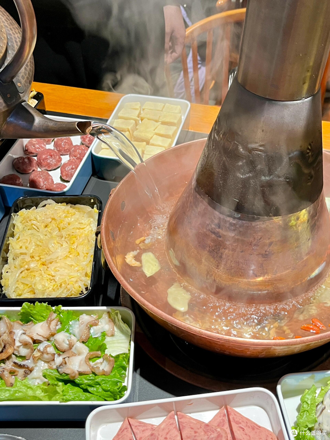 冬天的第一顿铜锅涮肉，藏着东北人最暖的快乐