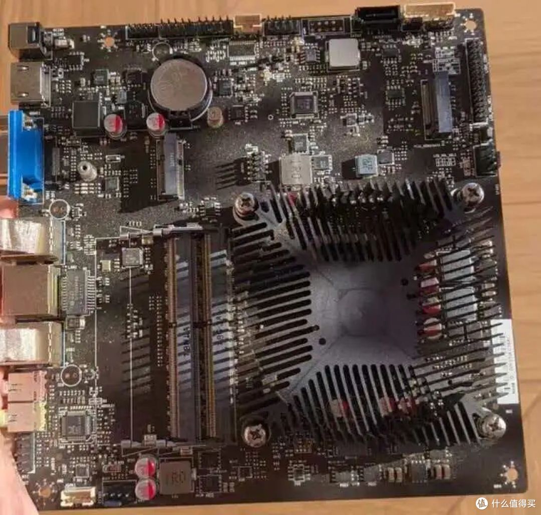 十代i3 ITX版U一体主板,可当NAS、可办公