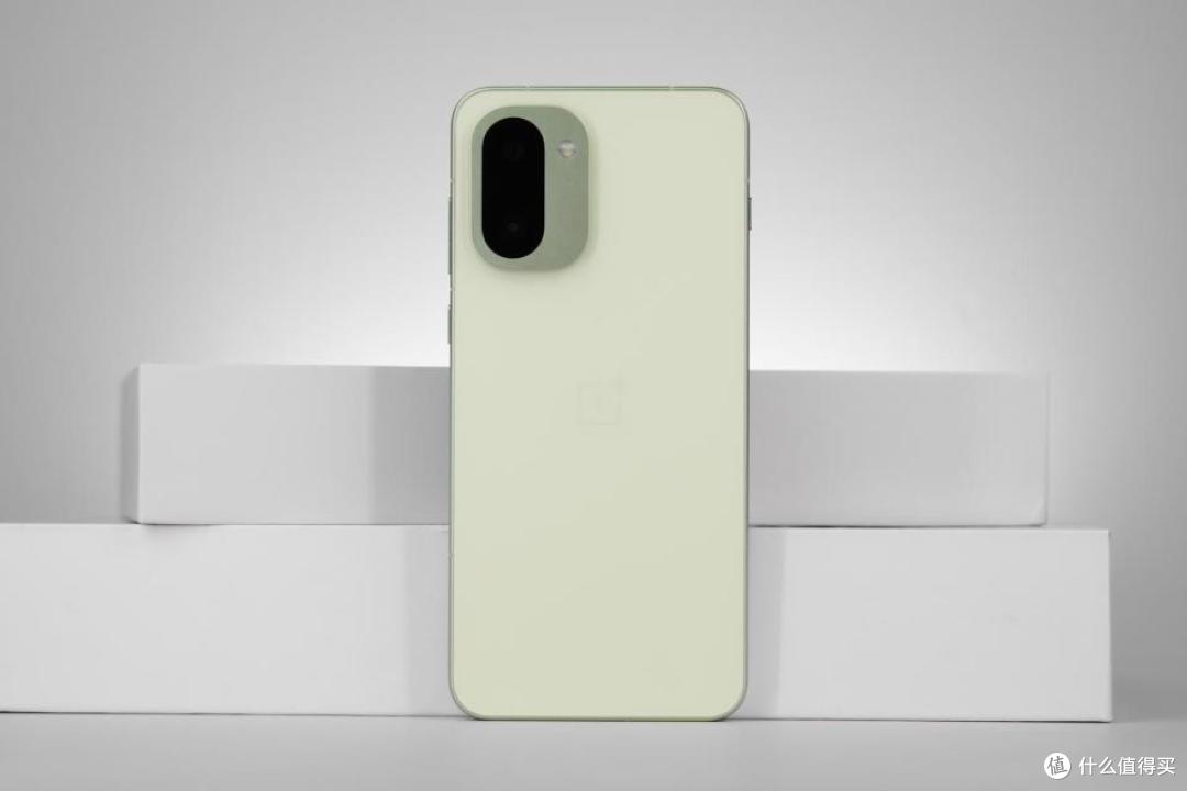 一加“不讲武德”,16GB+1TB+8300mAh,顶配新旗舰突降至国补价