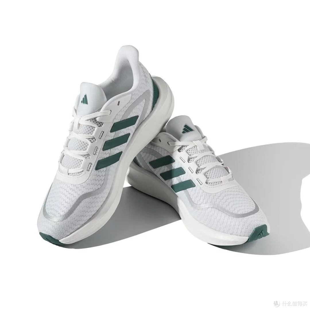 adidas三叶草厚底老爹鞋:复古与科技的平衡