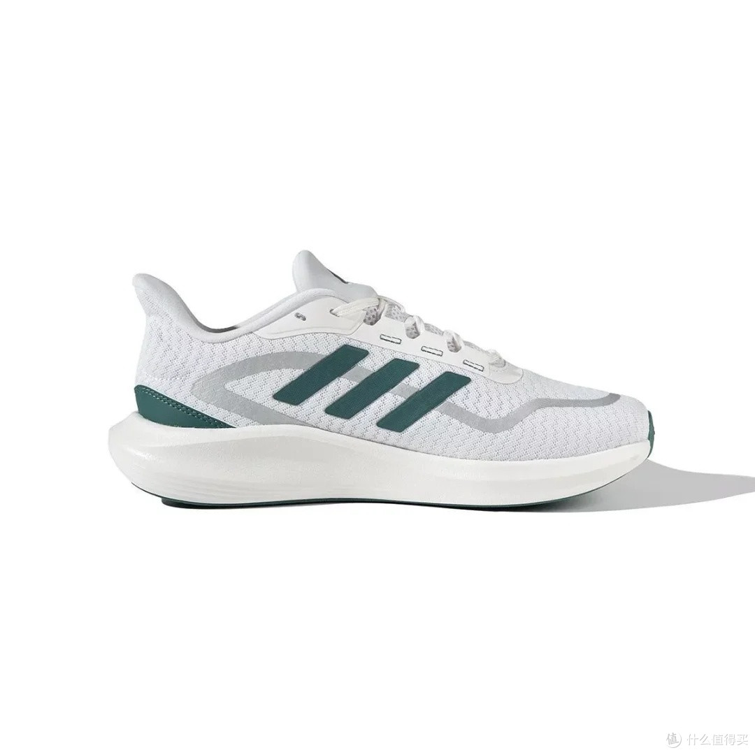 adidas三叶草厚底老爹鞋:复古与科技的平衡