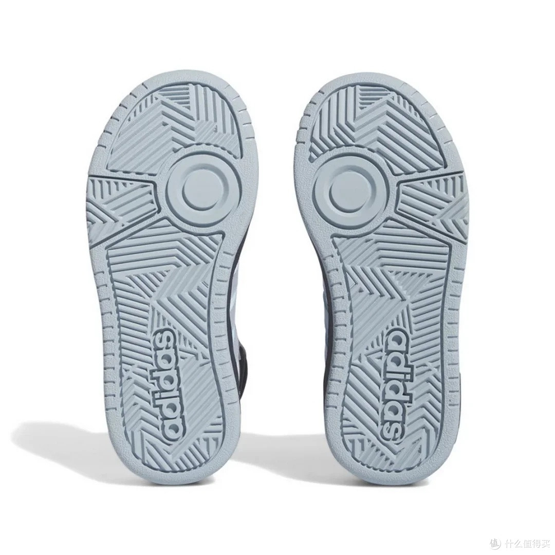 adidas Hoops Mid 3.0:孩子成长的伙伴