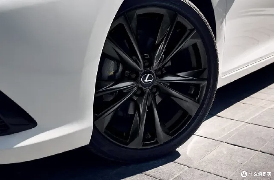 新款雷克萨斯ES350发布,售价约30.7万元,搭载3.5L V6发动机