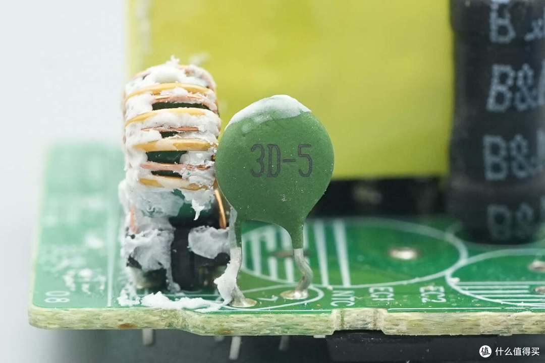 PD 3.2认证,蜘蛛侠联名限定款,贝尔金45W氮化镓充电器拆解