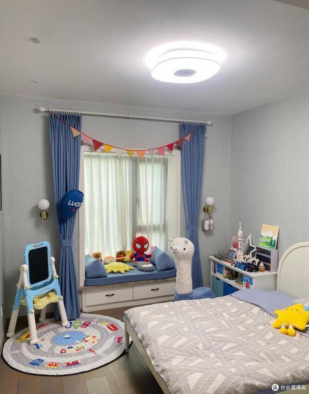 婴儿房吸顶灯怎么选?一文讲清全光谱、防蓝光、无频闪三大关键词