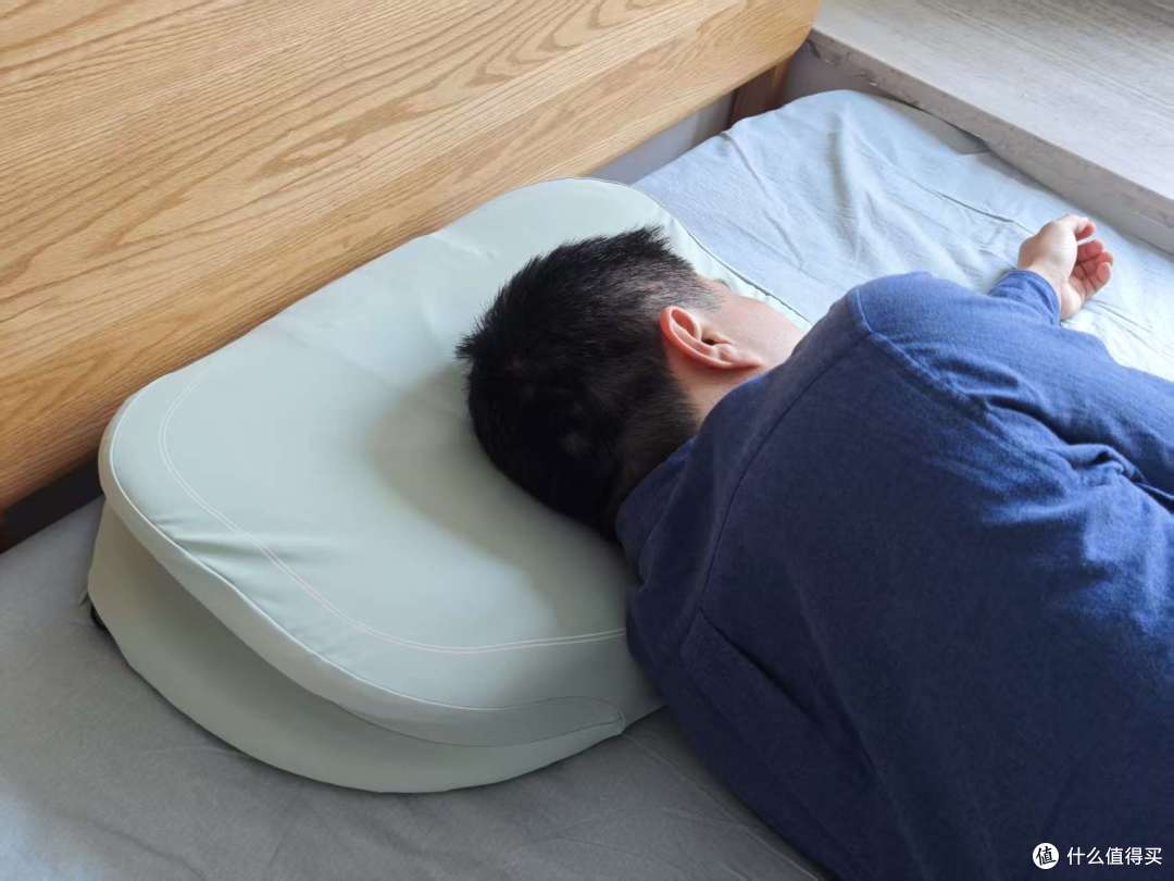 添眠荷叶护颈枕测评：碳纳米管热敷+颈椎牵引，助颈椎睡眠中归位