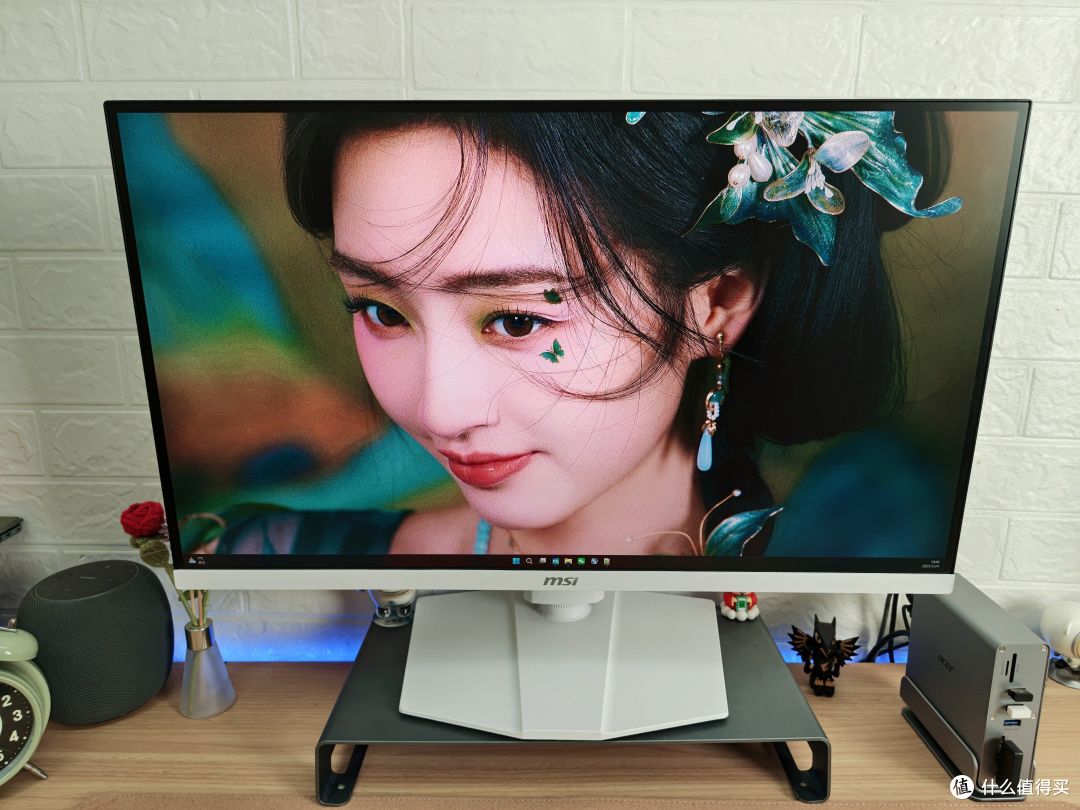 微星MAG 274QRFW X32白刃:白色机甲,320Hz高刷,电竞游戏之选