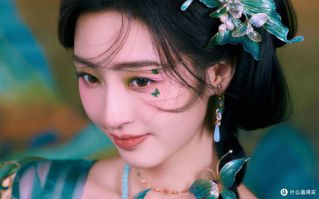 微星MAG 274QRFW X32白刃:白色机甲,320Hz高刷,电竞游戏之选