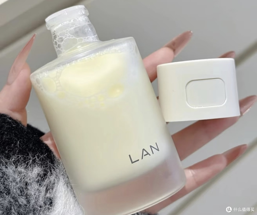 LAN小豆浆水改善熬夜脸暗沉