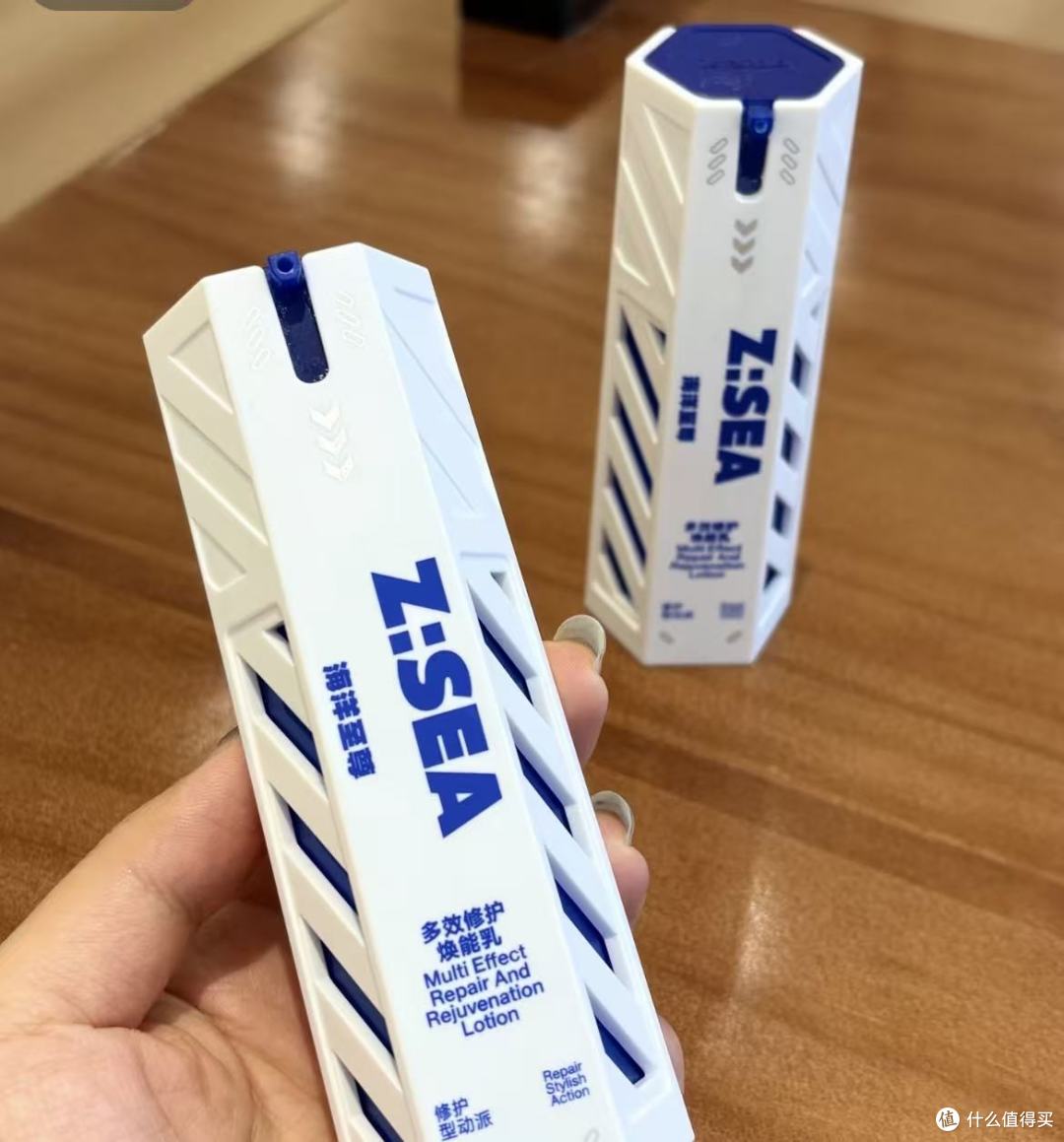 桌子上的饮料  AI 生成的内容可能不正确。