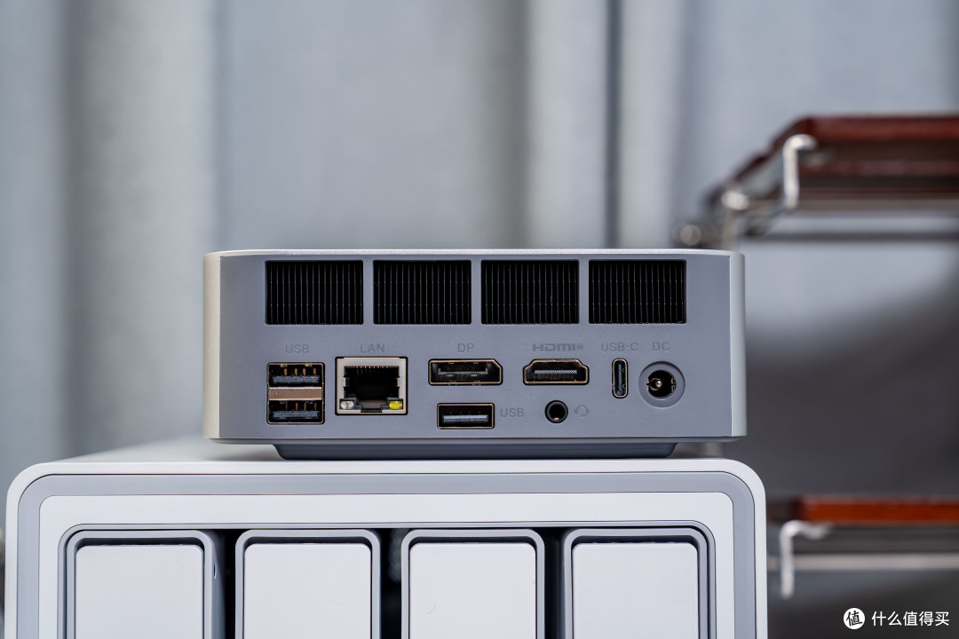 万兆接口塞入迷你主机?更适合创作者的迷你主机—零刻SER9 MAX