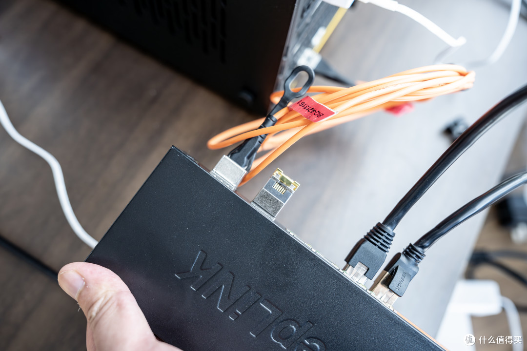 万兆接口塞入迷你主机?更适合创作者的迷你主机—零刻SER9 MAX