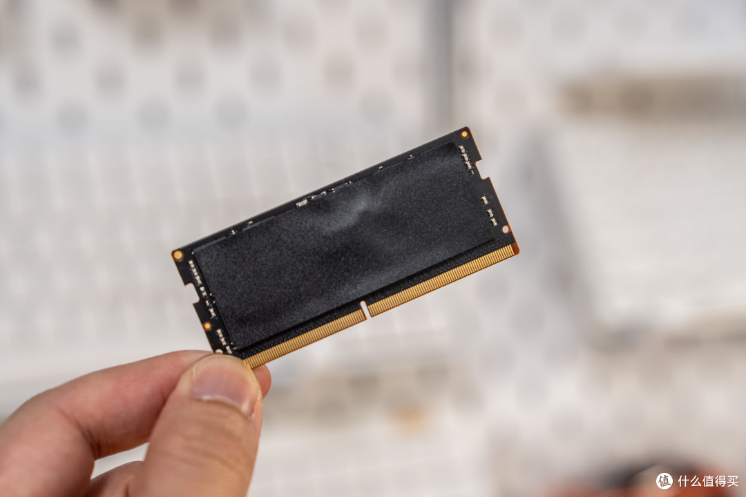 万兆接口塞入迷你主机?更适合创作者的迷你主机—零刻SER9 MAX