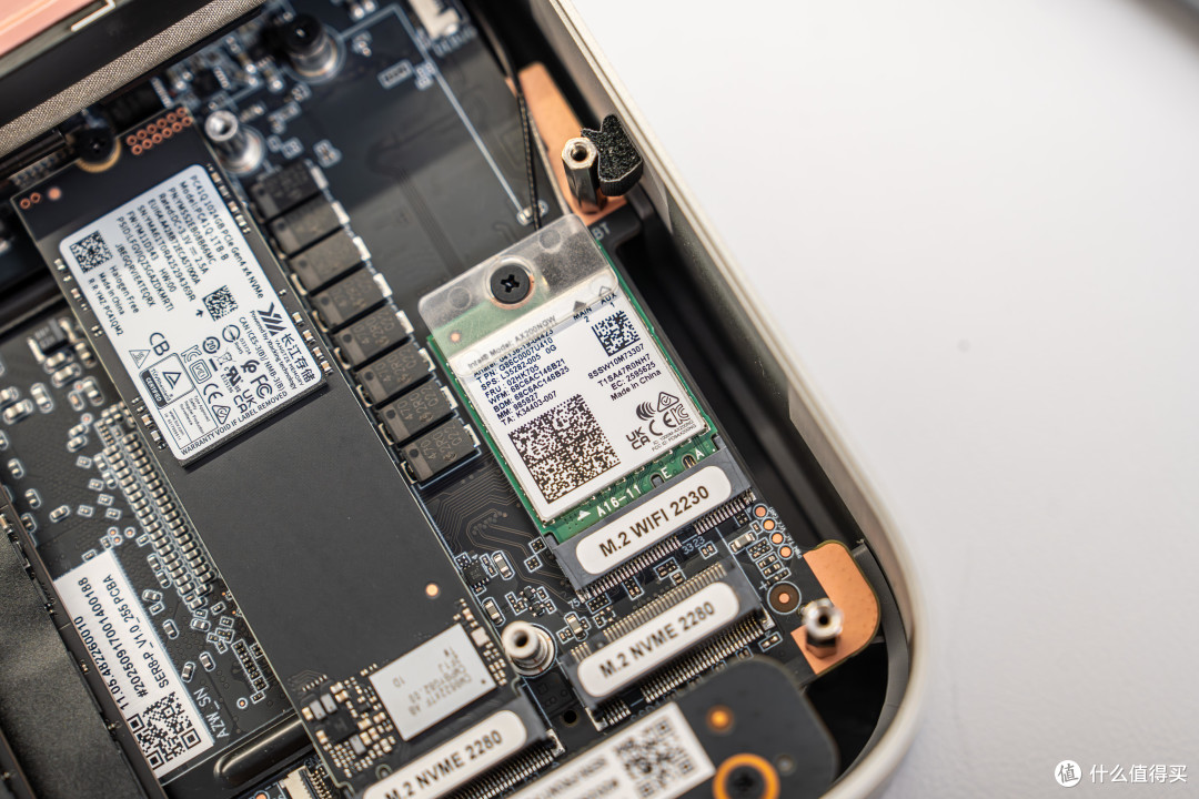 万兆接口塞入迷你主机?更适合创作者的迷你主机—零刻SER9 MAX