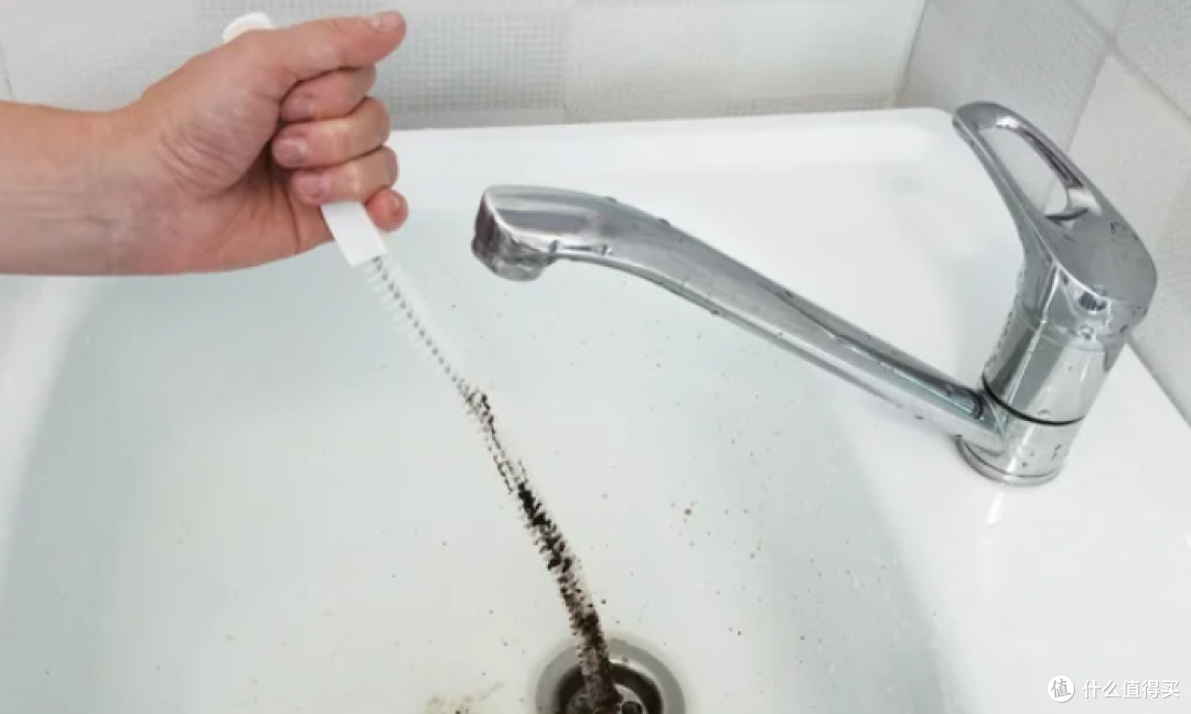 8种无需化学清洁剂即可疏通水槽的实用工具