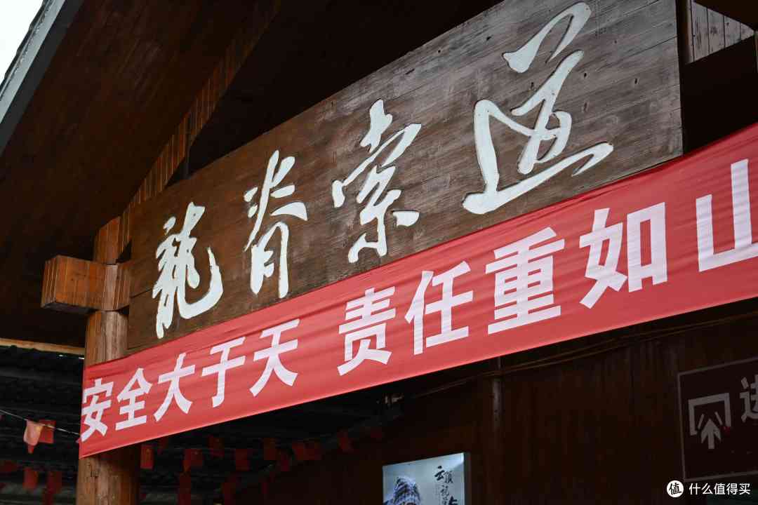 一机搞定两人用电:iWALK充电仓胶囊充电宝,真水无香的出游利器