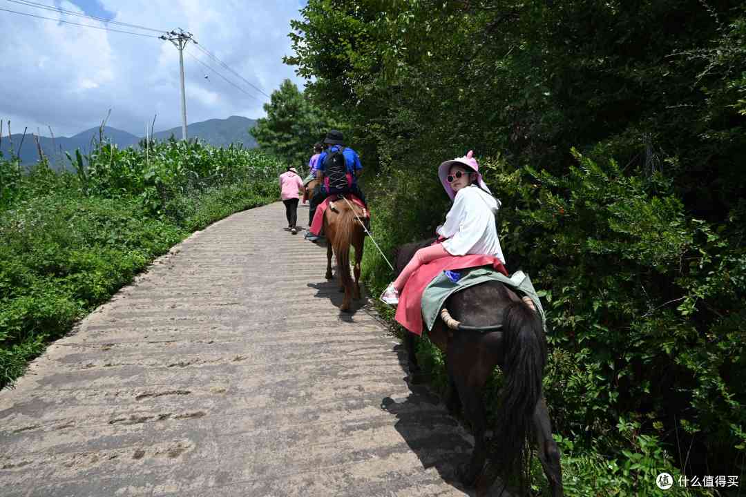一机搞定两人用电:iWALK充电仓胶囊充电宝,真水无香的出游利器