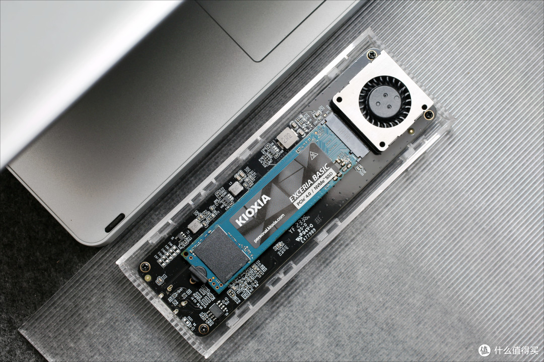 别迷信 PCIe 5.0!铠侠 SF10 实测:速度温度双能打,实用才香