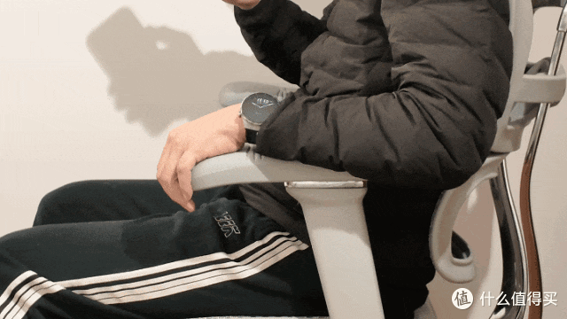 都是工学椅,把500块的换成3000块后,才明白最大的差距不是价格