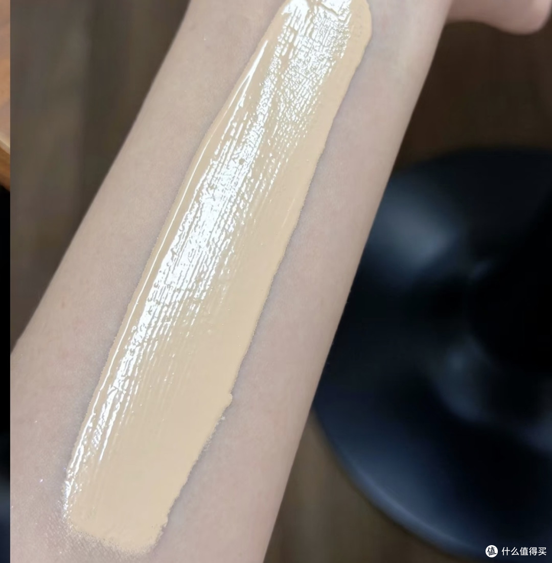 小稚新品粉底液:平价中的养肤之选
