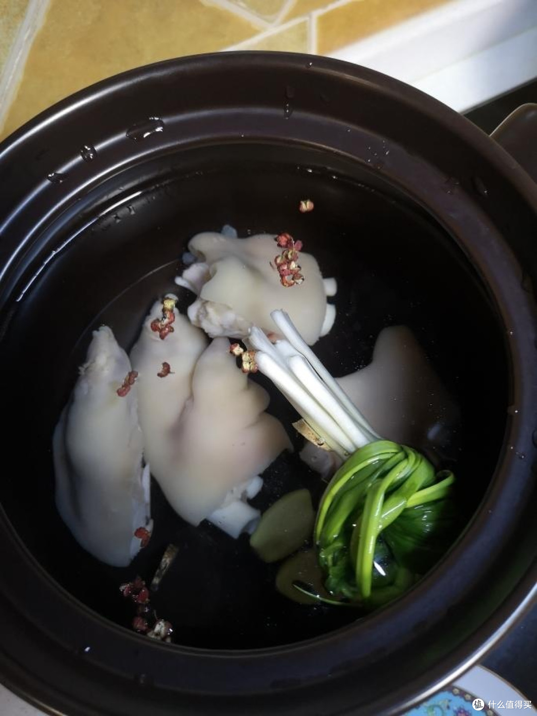 老妈蹄花—外观肌肤胜雪，形似飞花，柔嫩爽口，豆如棉纱。