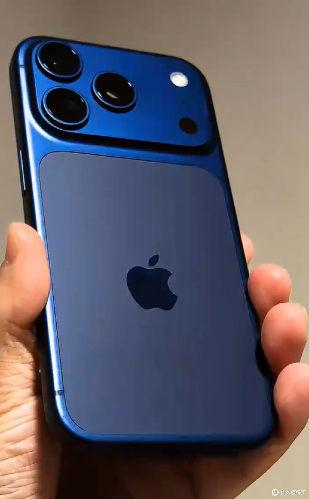 iPhone 17 Pro 全系降价...