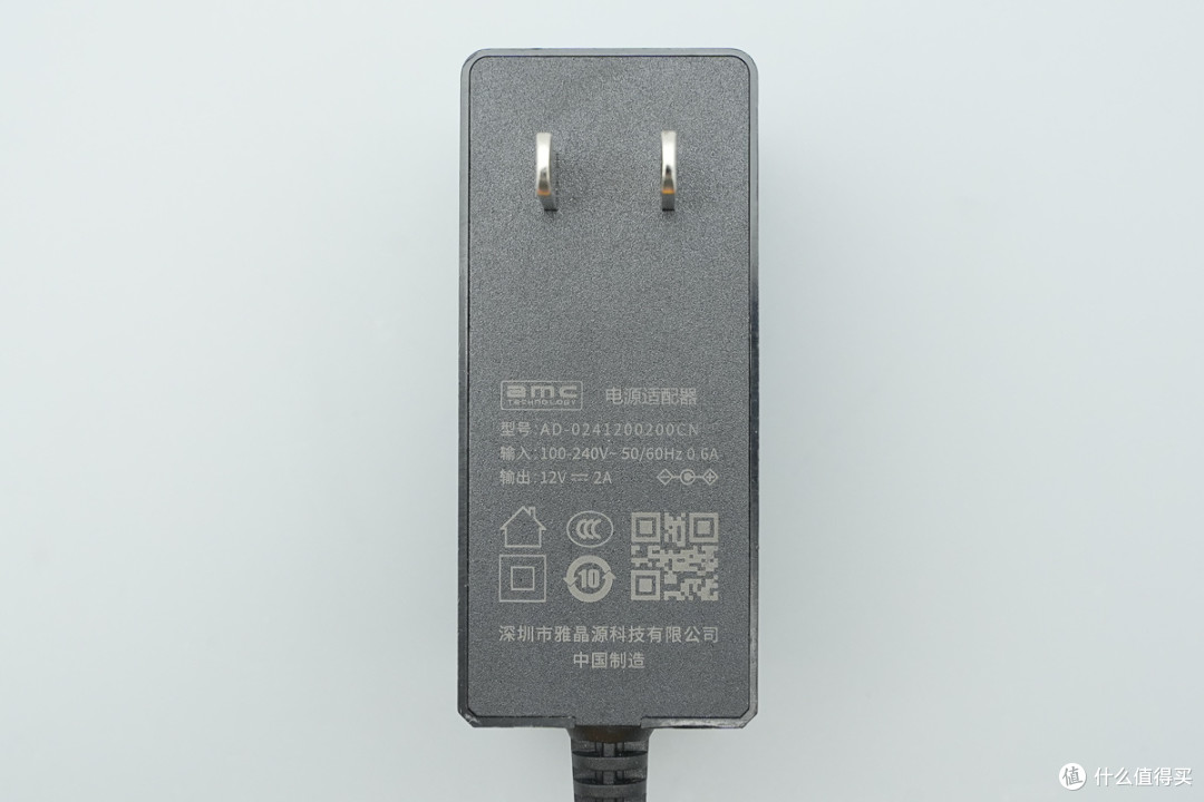 配备专属电竞接口，华硕TUF小旋风 V2 WiFi7路由器拆解