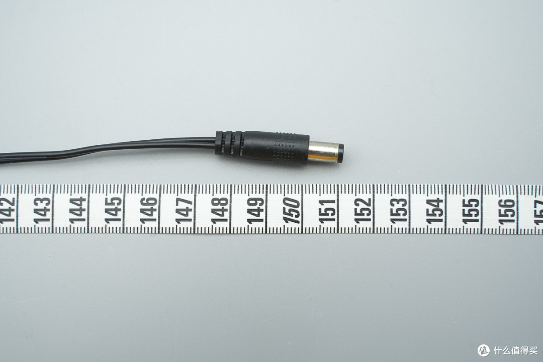 配备专属电竞接口，华硕TUF小旋风 V2 WiFi7路由器拆解