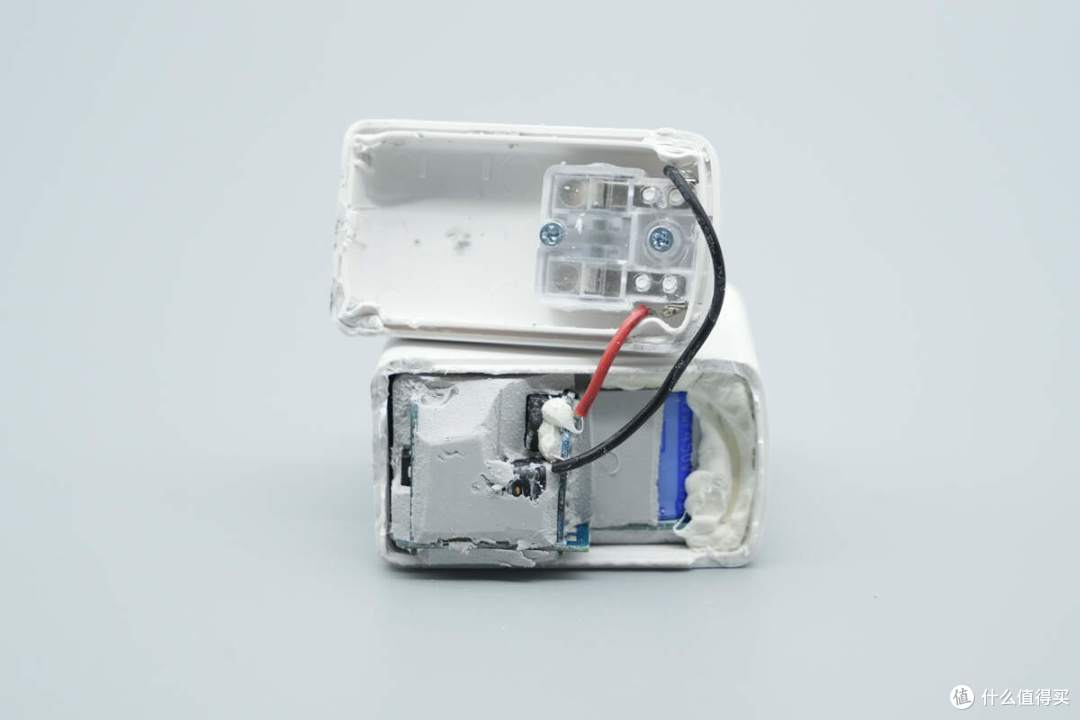 140W PD3.1+小米120W澎湃秒充,华硕a豆三口氮化镓快充充电器拆解