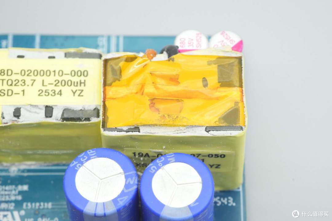 140W PD3.1+小米120W澎湃秒充,华硕a豆三口氮化镓快充充电器拆解