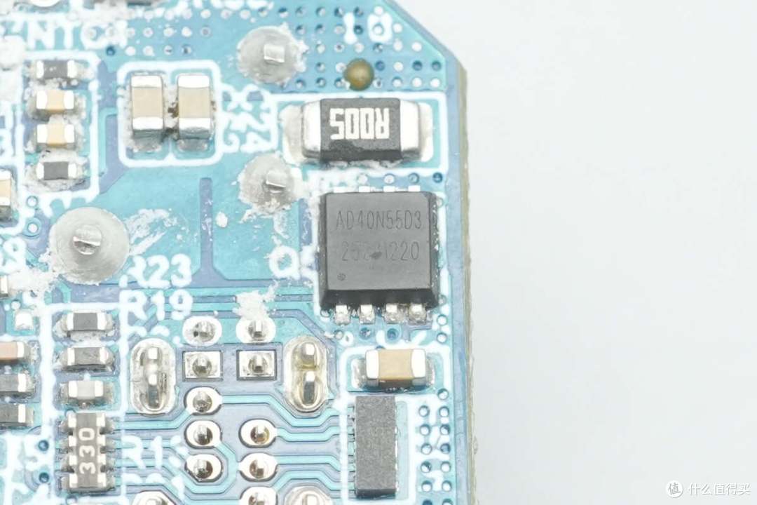 140W PD3.1+小米120W澎湃秒充,华硕a豆三口氮化镓快充充电器拆解