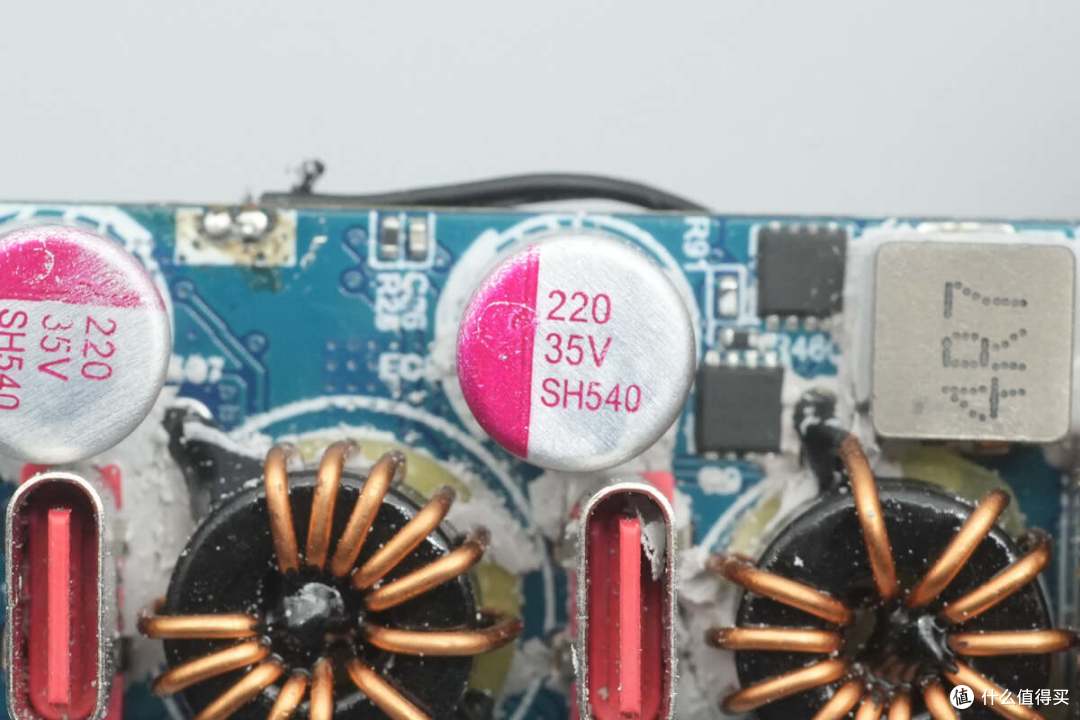 140W PD3.1+小米120W澎湃秒充,华硕a豆三口氮化镓快充充电器拆解