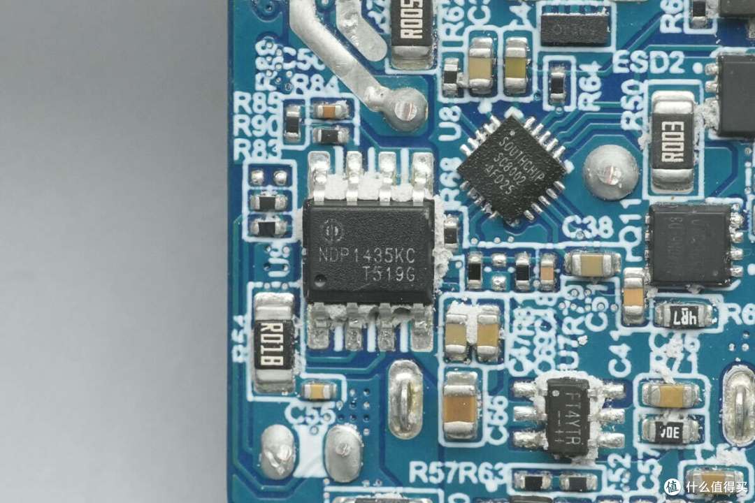 140W PD3.1+小米120W澎湃秒充,华硕a豆三口氮化镓快充充电器拆解