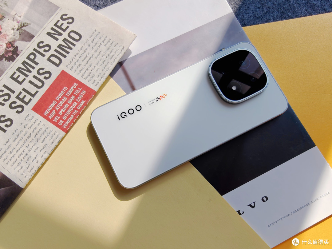 手游党终极答案!锁定第五代骁龙8至尊版,iQOO 15:实测巨香