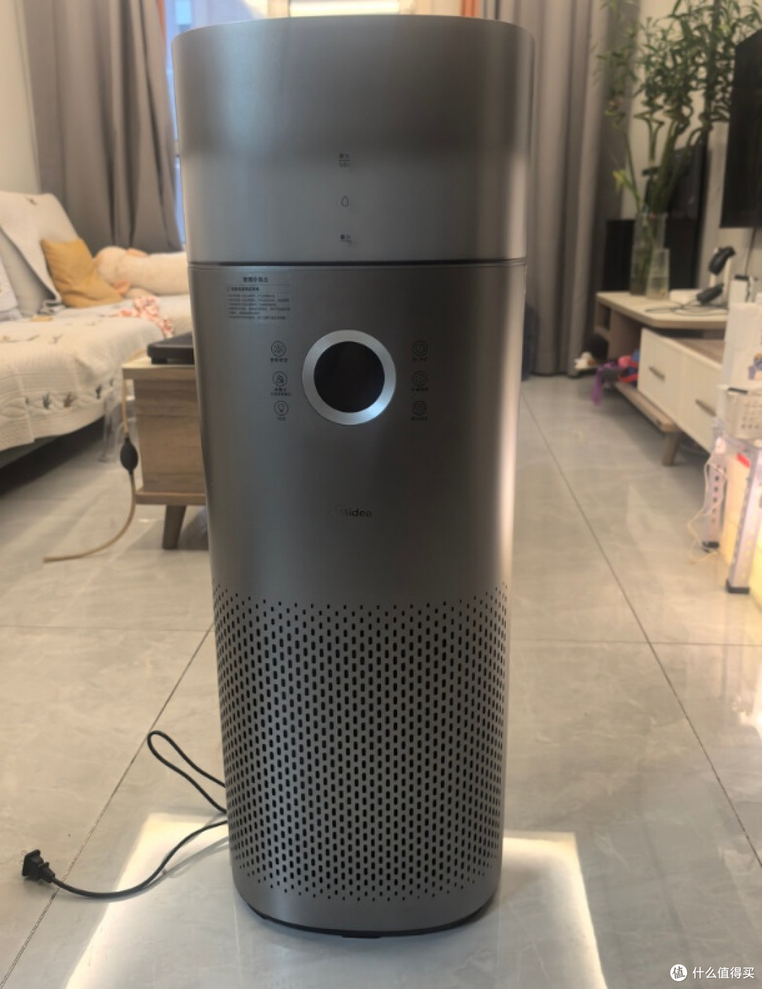 养宠家庭的鼻炎救星：美的RX600 PRO，一款全能的智能空气管家
