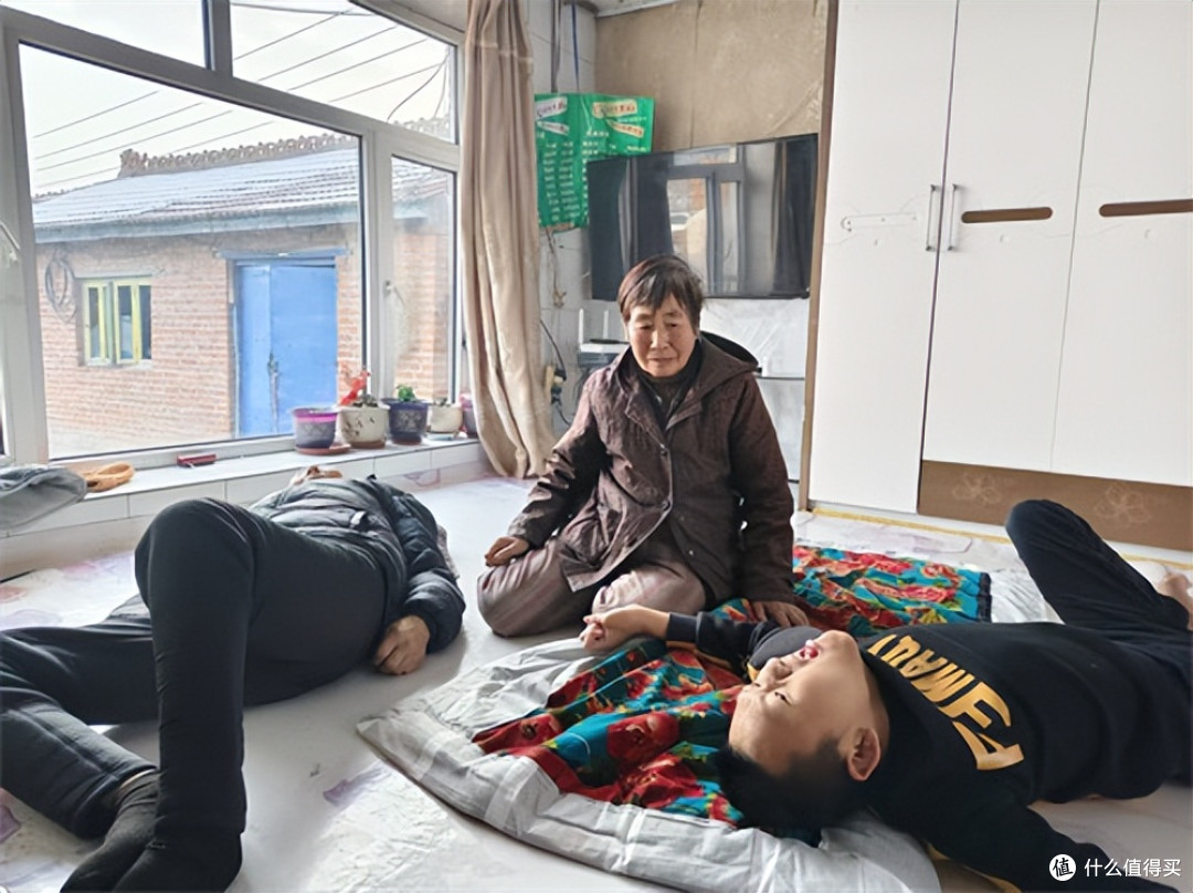 舒兰市青年志愿者协会开展专项帮扶贫困家庭活动