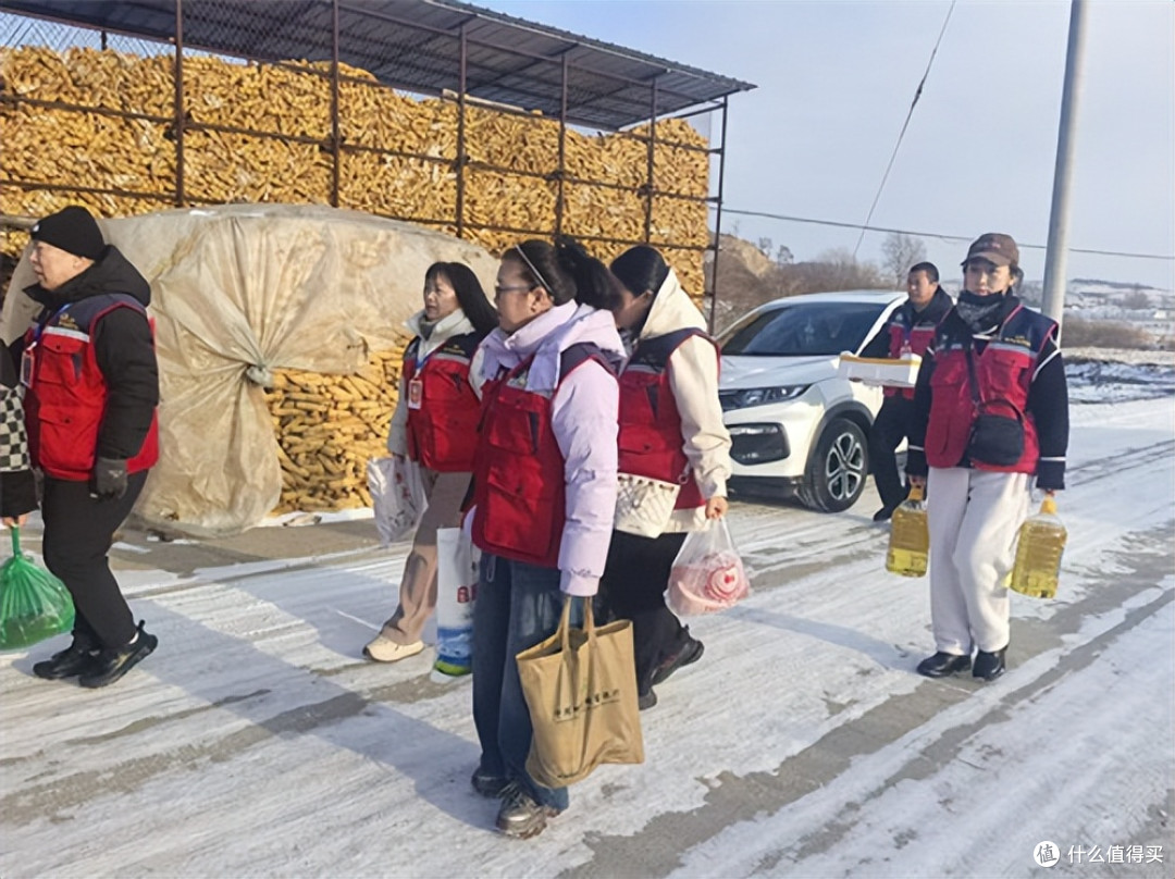 舒兰市青年志愿者协会开展专项帮扶贫困家庭活动