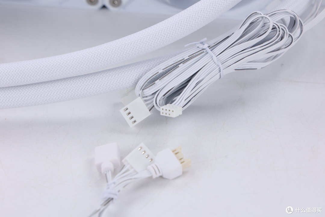 性能颜值MAX，易安装+藏线设计：微星MPG CORELIQUID P13 360实测