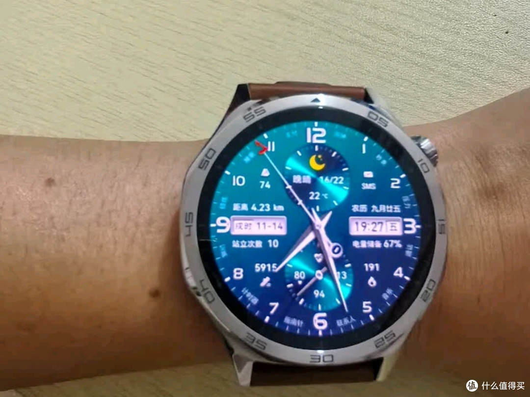 HUAWEI WATCH GT 5砂砾棕46mm：玄玑感知加持，性价比之选