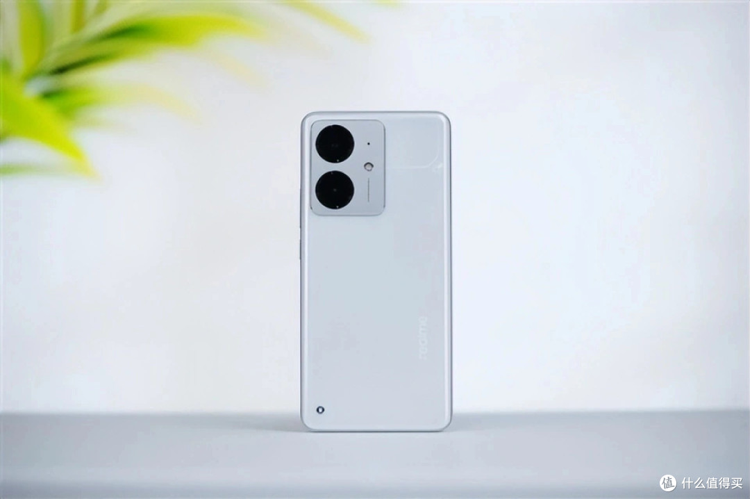 16GB+512GB能用五年,双12最值得入手的3款千元机,公认高配低价