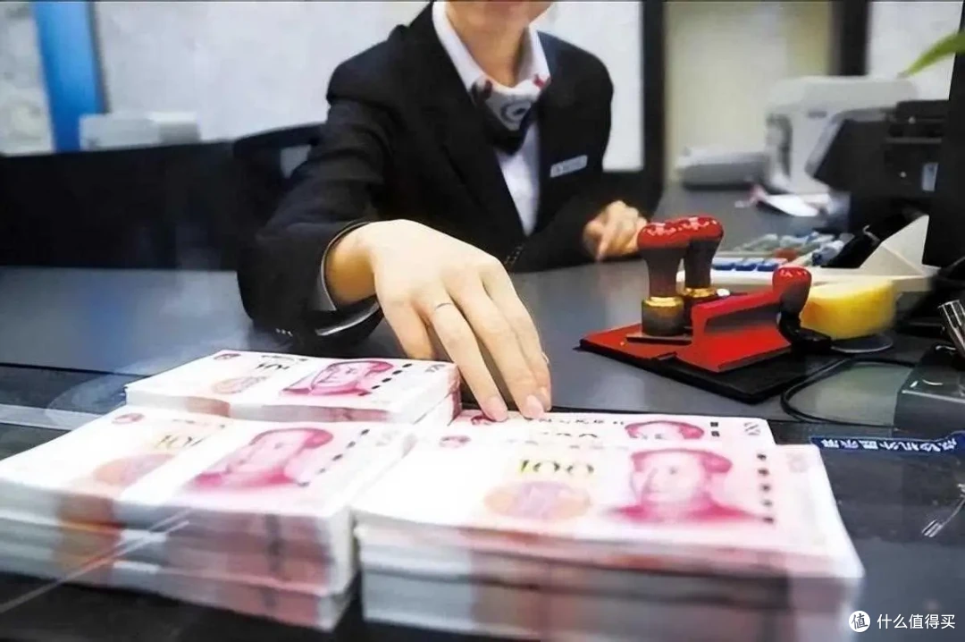 有50万存款算不算厉害?银行工作人员说出实话,别被网络误导了