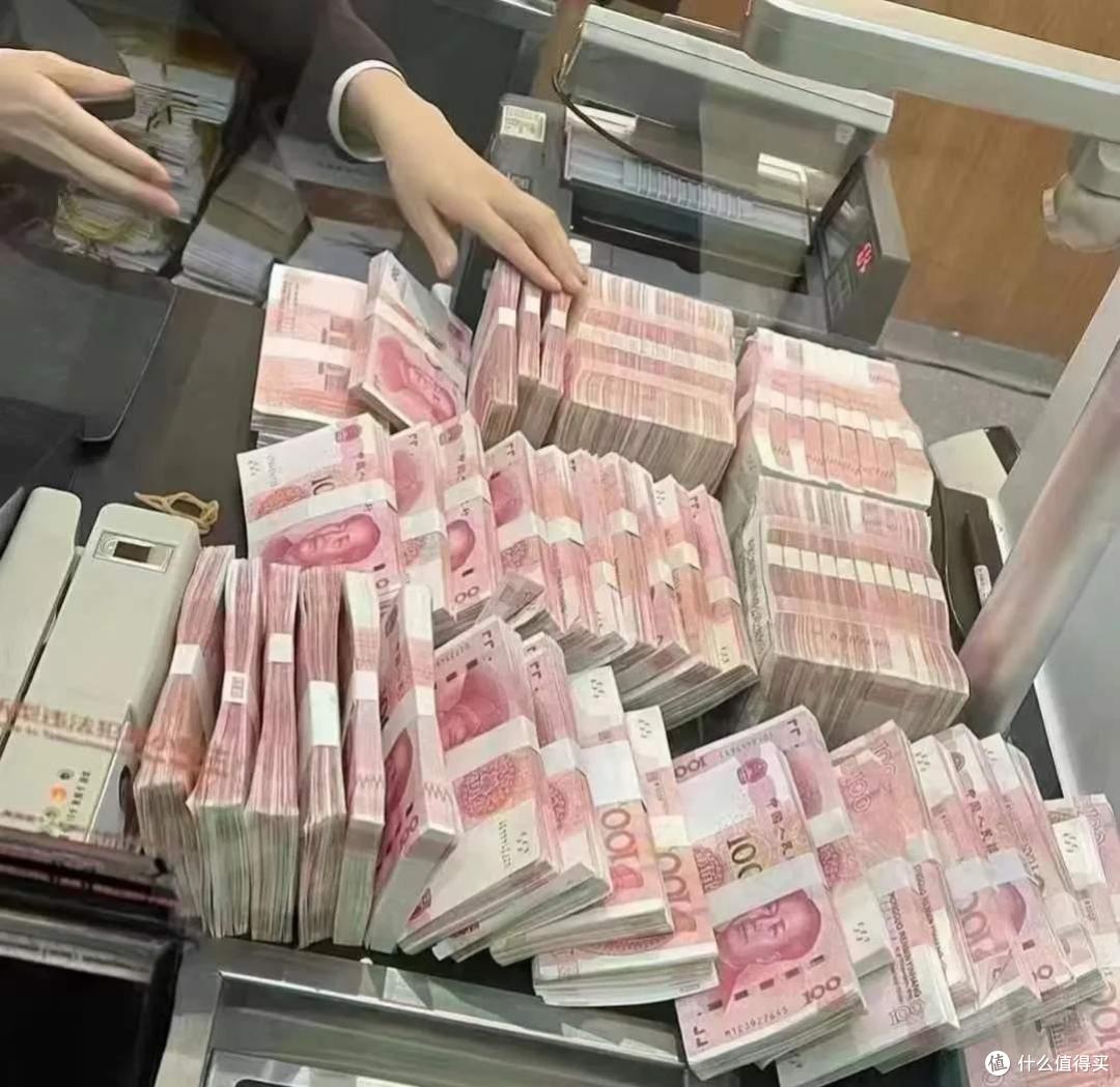 有50万存款算不算厉害?银行工作人员说出实话,别被网络误导了