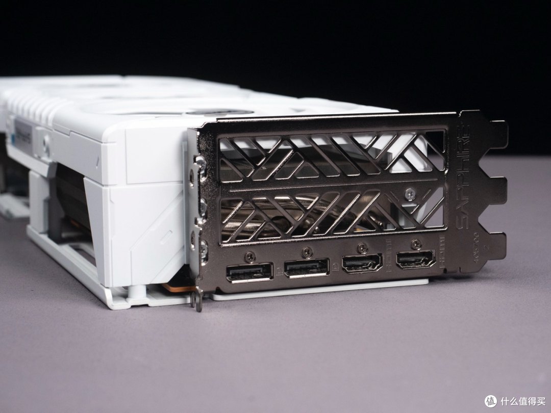 性能超越RTX 5060 Ti 30%，3000元档的明智之选！RX 9070 GRE评测