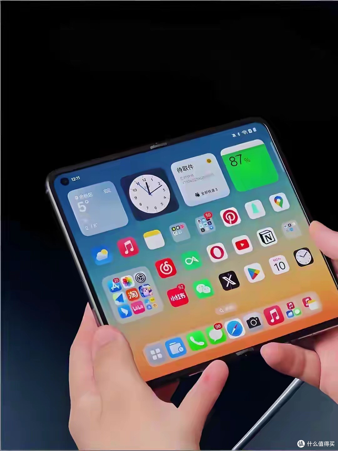 苹果三折叠预测价格：1.4万起售+eSIM+A20 Pro芯片+无痕铰链