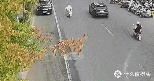 电动自行车“挡风被”该不该使用?能不能禁掉?答案很现实!