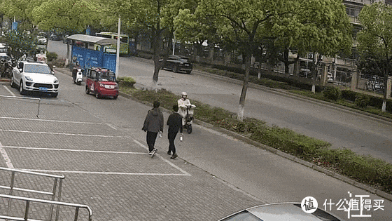 电动自行车“挡风被”该不该使用?能不能禁掉?答案很现实!