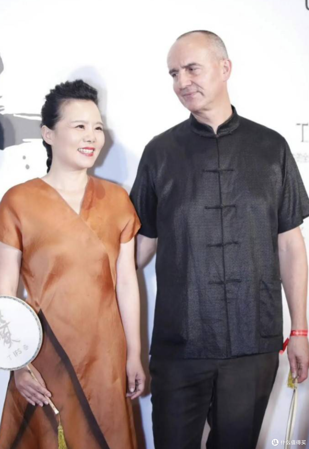 每天送一件礼物没换回婚姻?龚琳娜为挽回曾婚内出轨前夫!