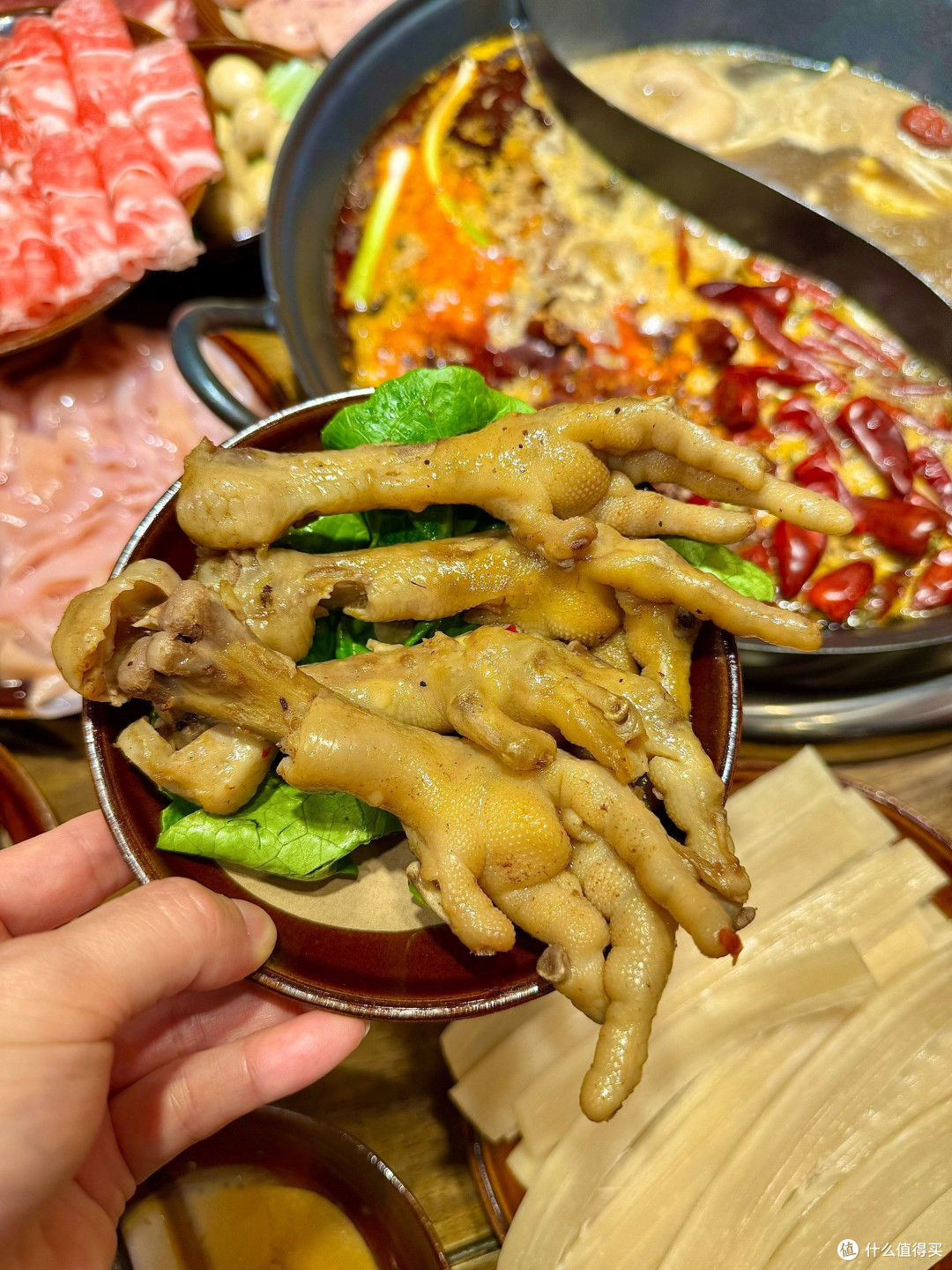冬日暖锅:沸腾里的烟火滋味
